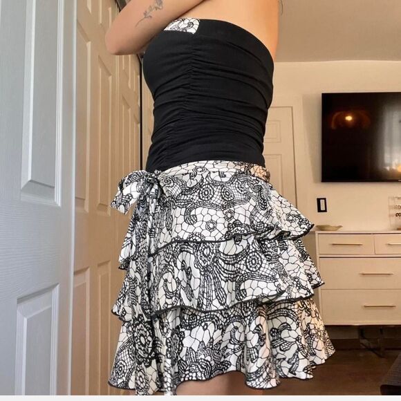 Vintage IZ Byer Black & White Ruffle Mini Dress – Size Small - Picture 2 of 8